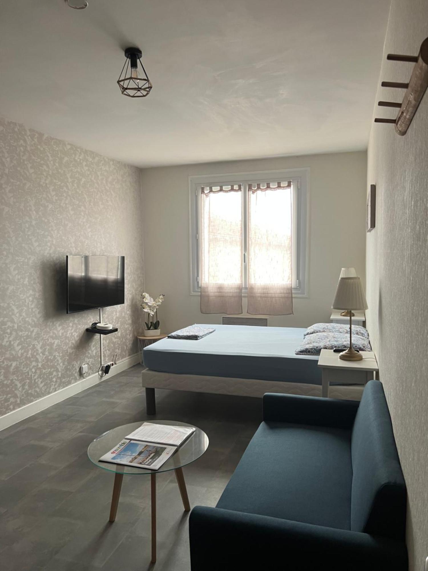 Joli Studio Avec Parking Prive, Bien Situe Moulins (Allier) Exterior foto